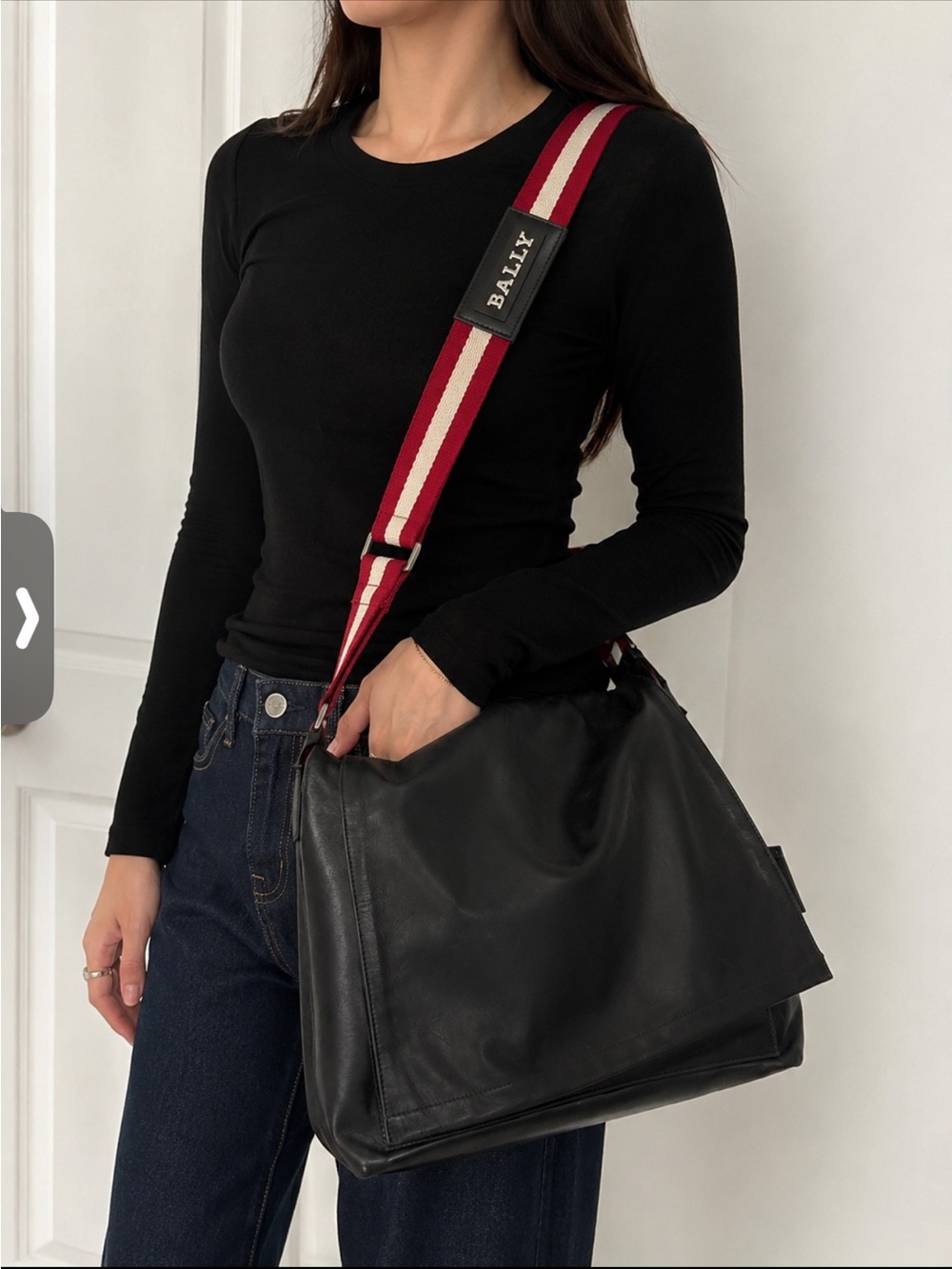 Bally Vintage Black Leather Shoulder Tote with Red-and-Cream Signature Strap